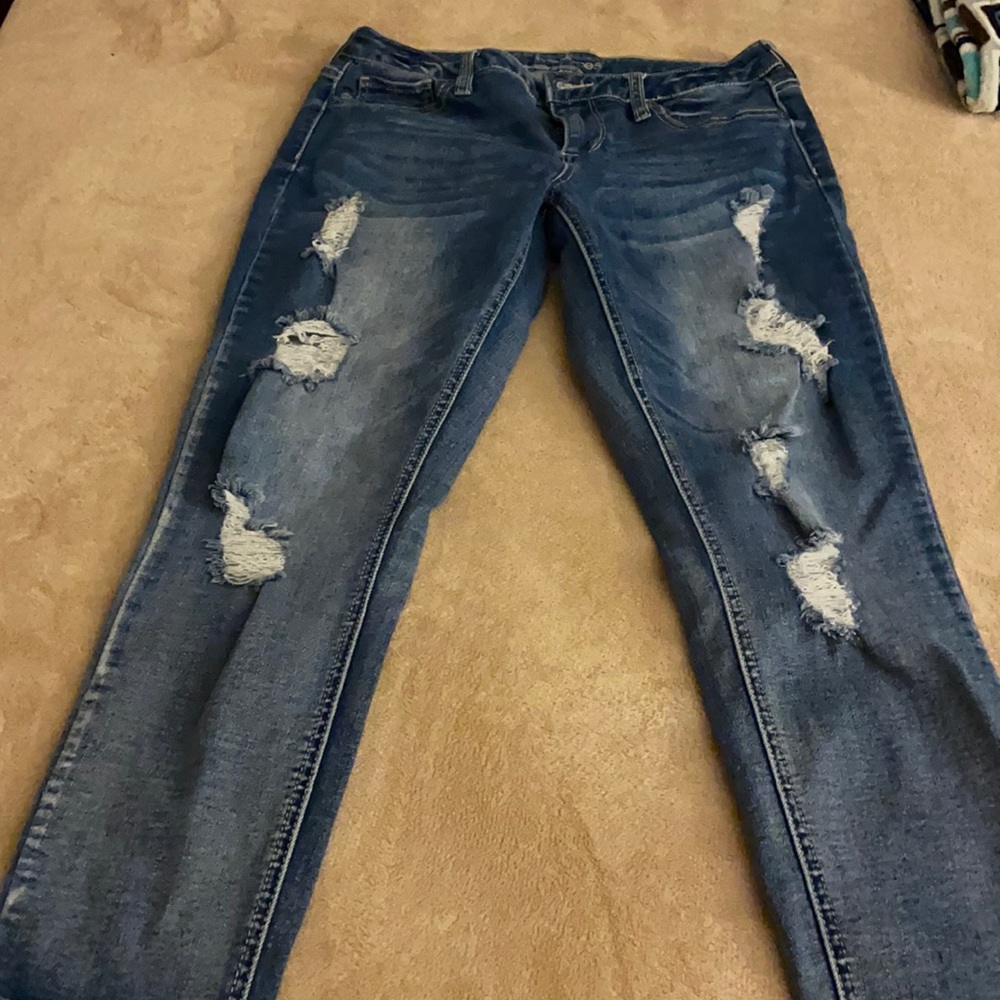 Maurice band, distressed jeans